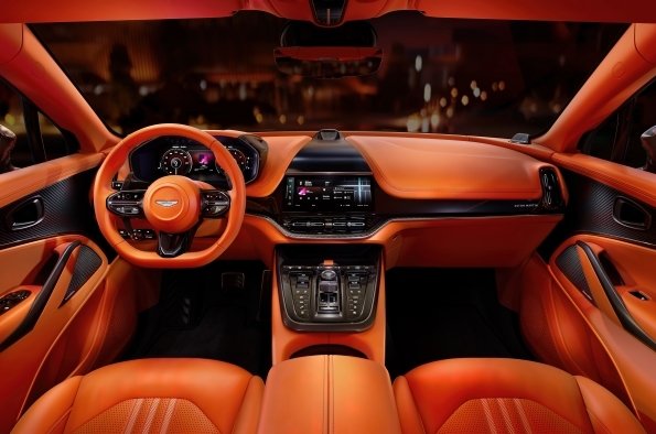 Aston Martin DBX707 interior 4