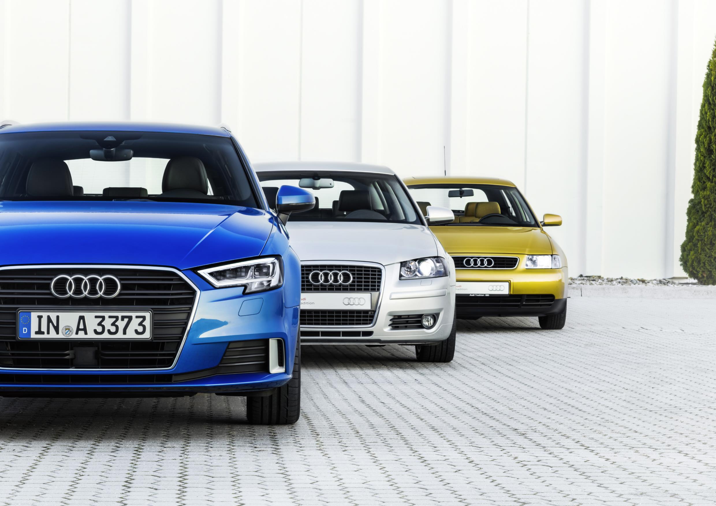 Audi A3 20 aniversario 3 modelos de frente