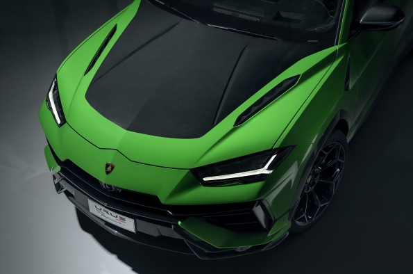 Lamborghini Urus Performante 5