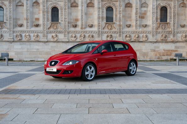 SEAT León 25 años 4