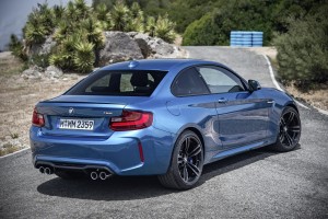 BMW M2 trasera azul